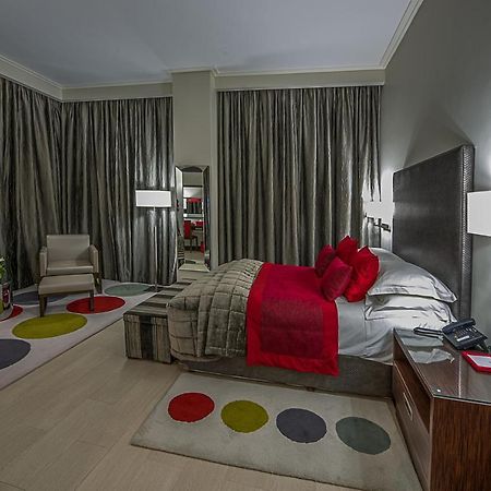 The George Hotel Lagos Bagian luar foto