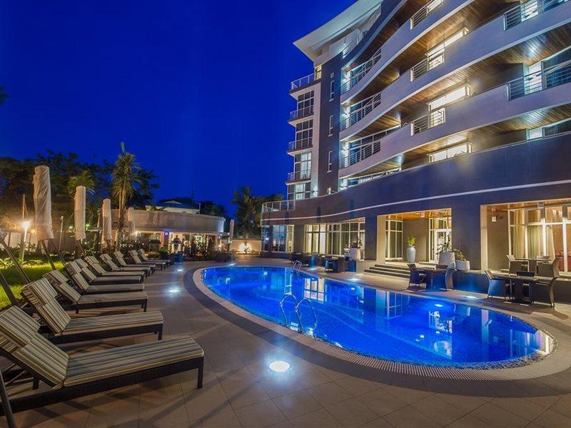 The George Hotel Lagos Bagian luar foto
