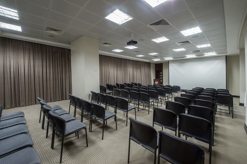 The George Hotel Lagos Bagian luar foto