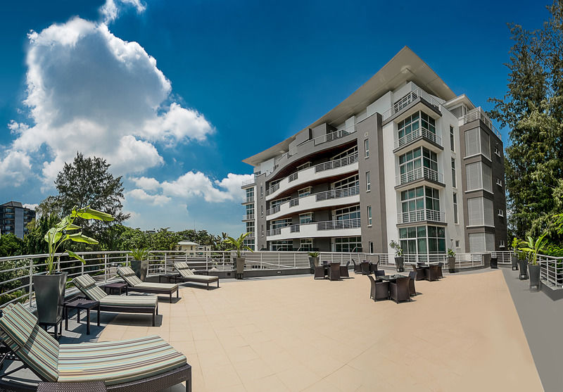 The George Hotel Lagos Bagian luar foto