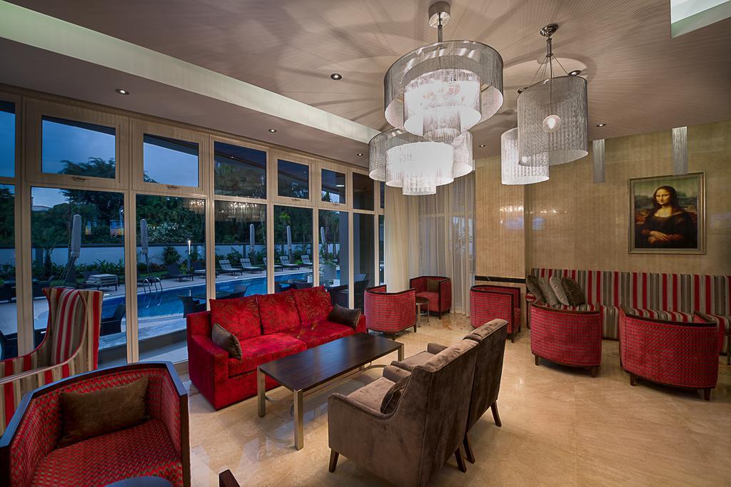 The George Hotel Lagos Bagian luar foto