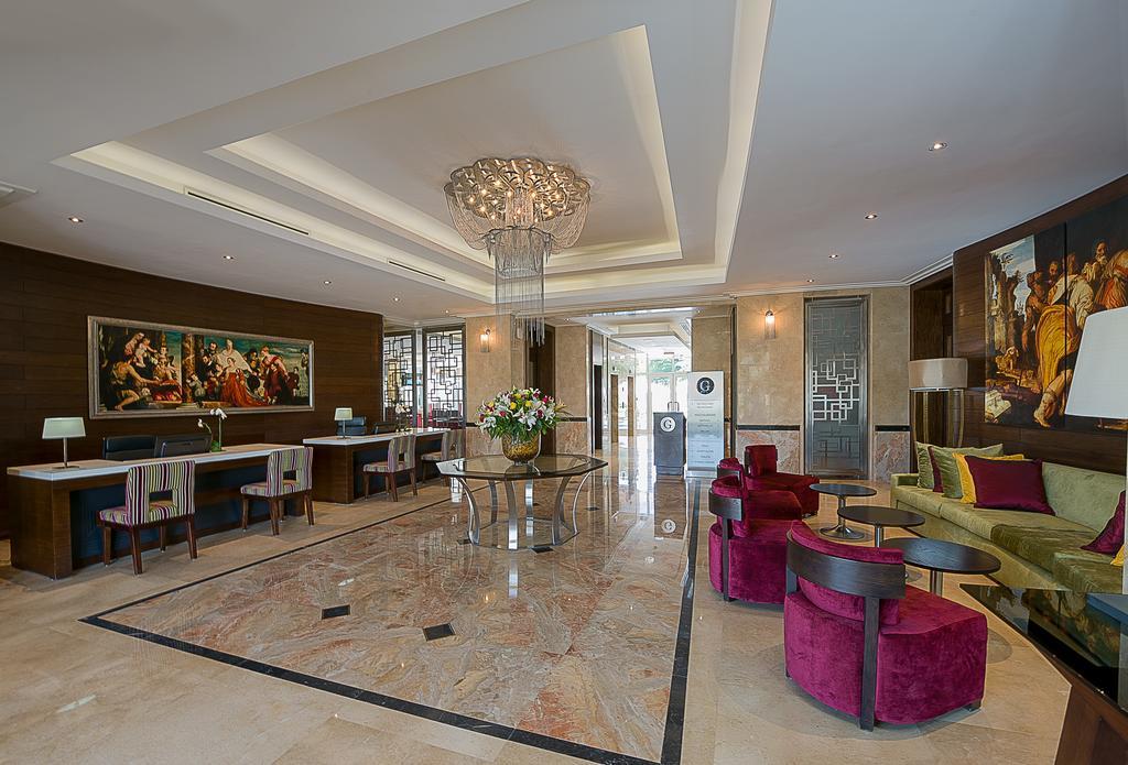 The George Hotel Lagos Bagian luar foto