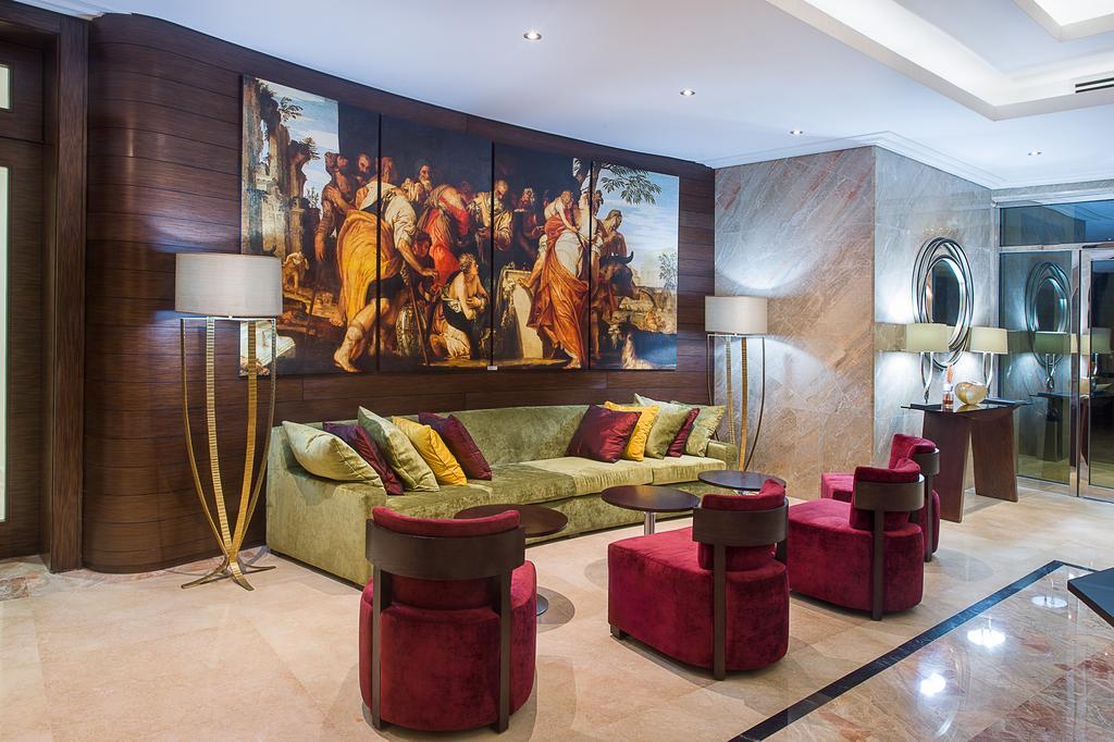The George Hotel Lagos Bagian luar foto