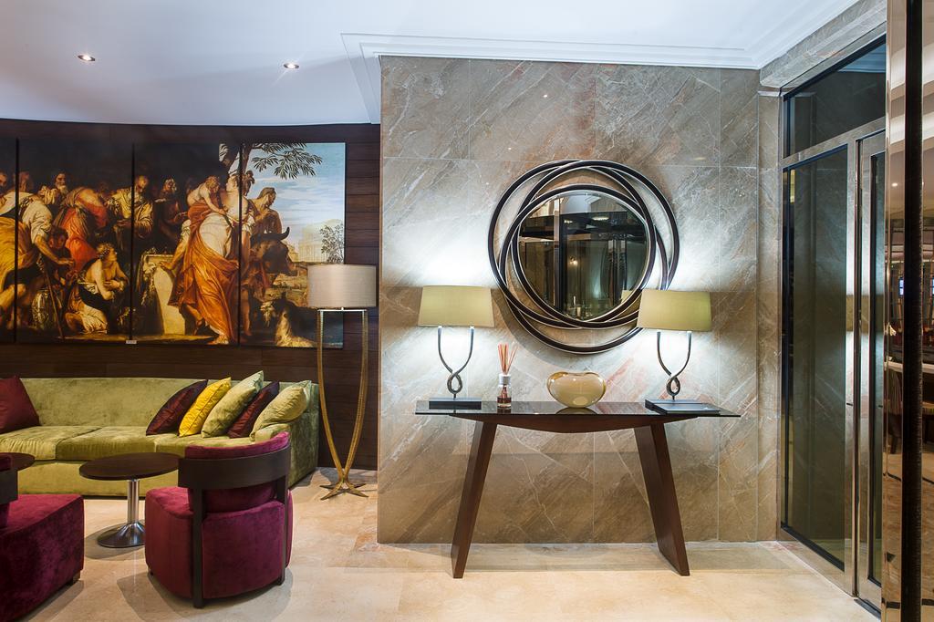 The George Hotel Lagos Bagian luar foto