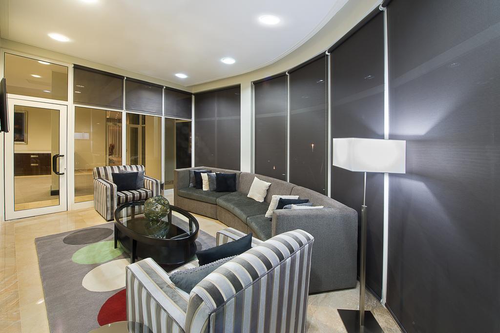 The George Hotel Lagos Bagian luar foto