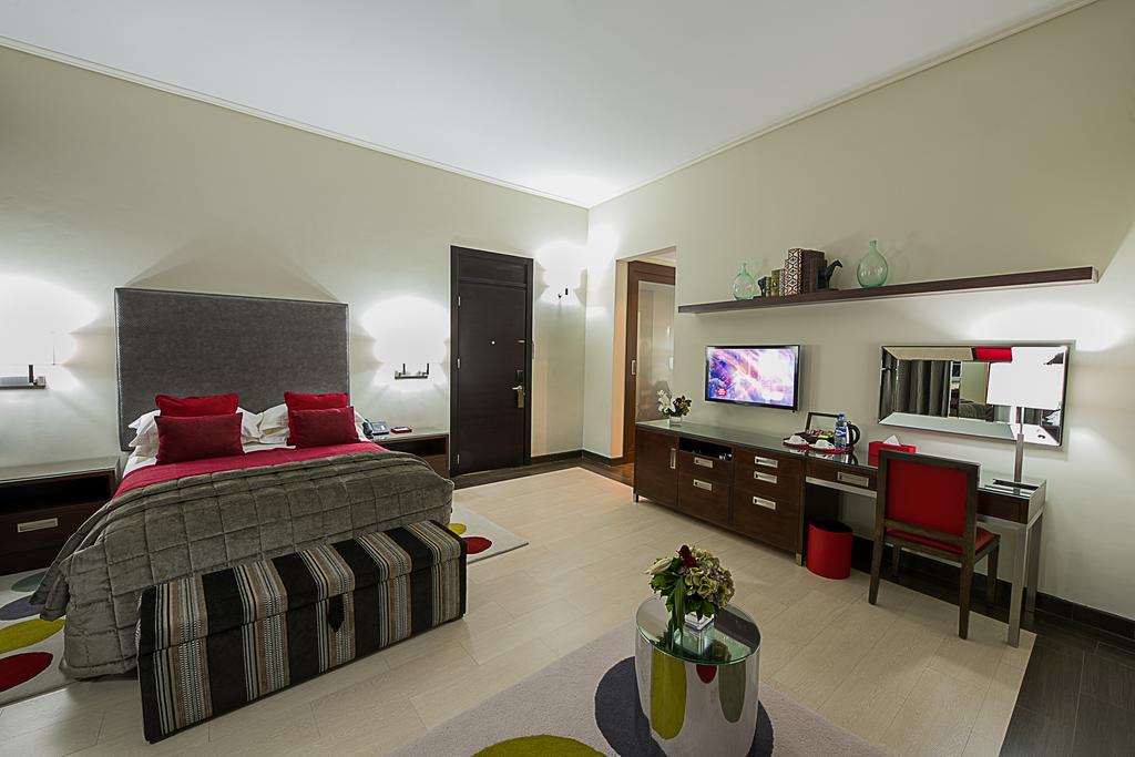 The George Hotel Lagos Bagian luar foto