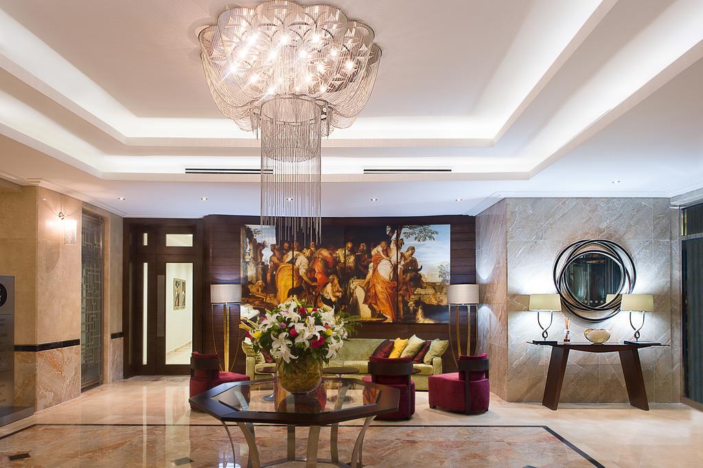 The George Hotel Lagos Bagian luar foto