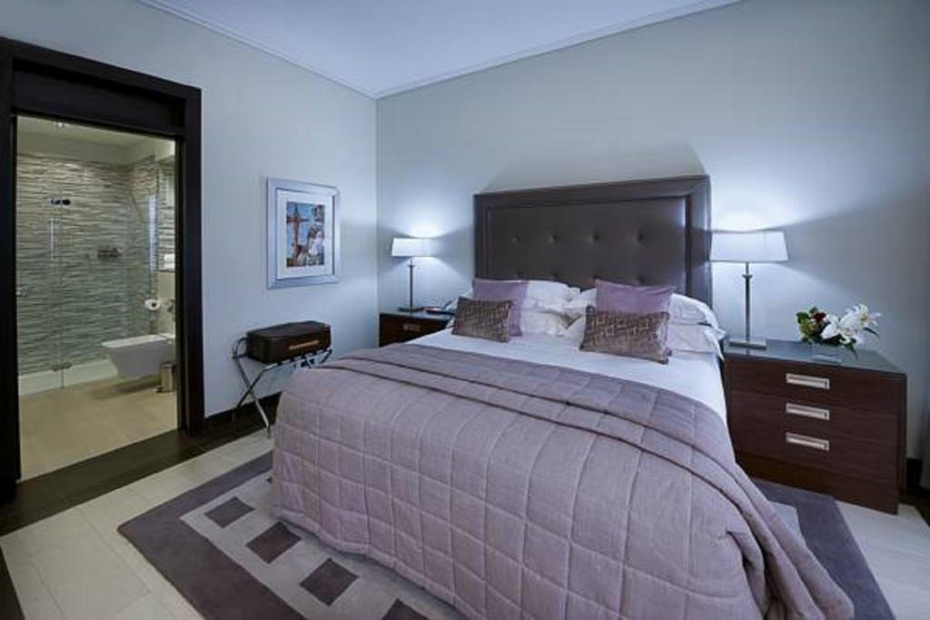 The George Hotel Lagos Bagian luar foto