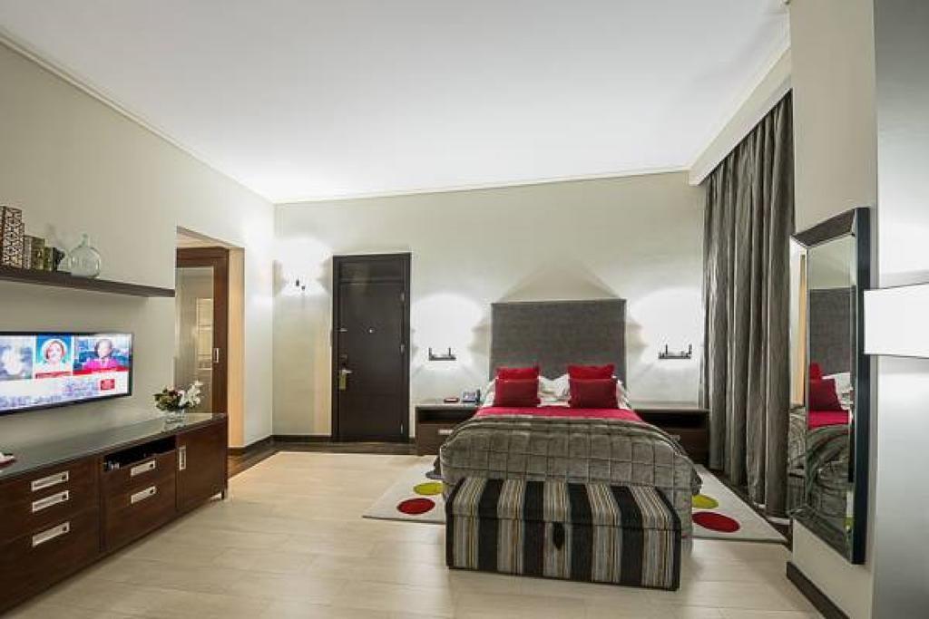 The George Hotel Lagos Bagian luar foto